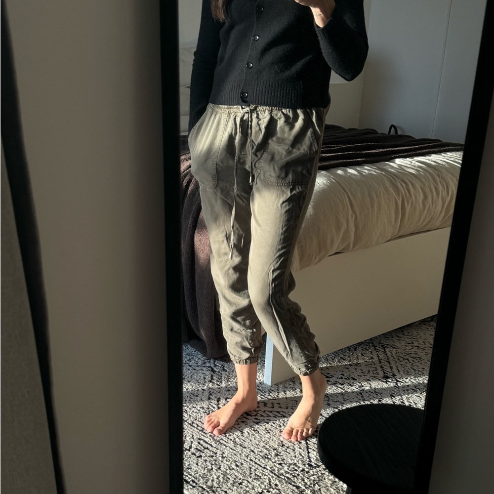 Tread & Supply army green light jogger